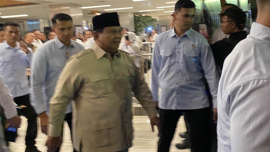 Satu Jam Prabowo Bertemu Jokowi di Solo, Terdengar Suara Tawa dari Dalam Rumah