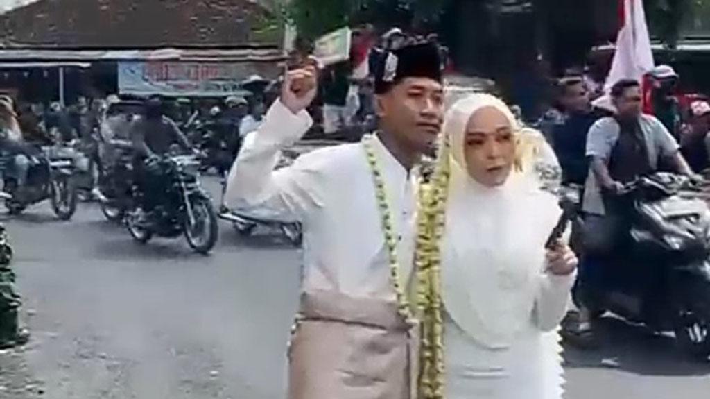 Kisah Pasangan Pengantin di Pati, Ijab Kabul Bertepatan dengan Demo Ricuh, Foto Wedding Justru Viral
