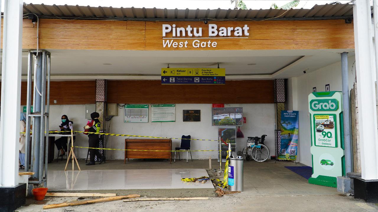 20251029-Pintu-Barat-Stasiun-Purwokerto.jpg