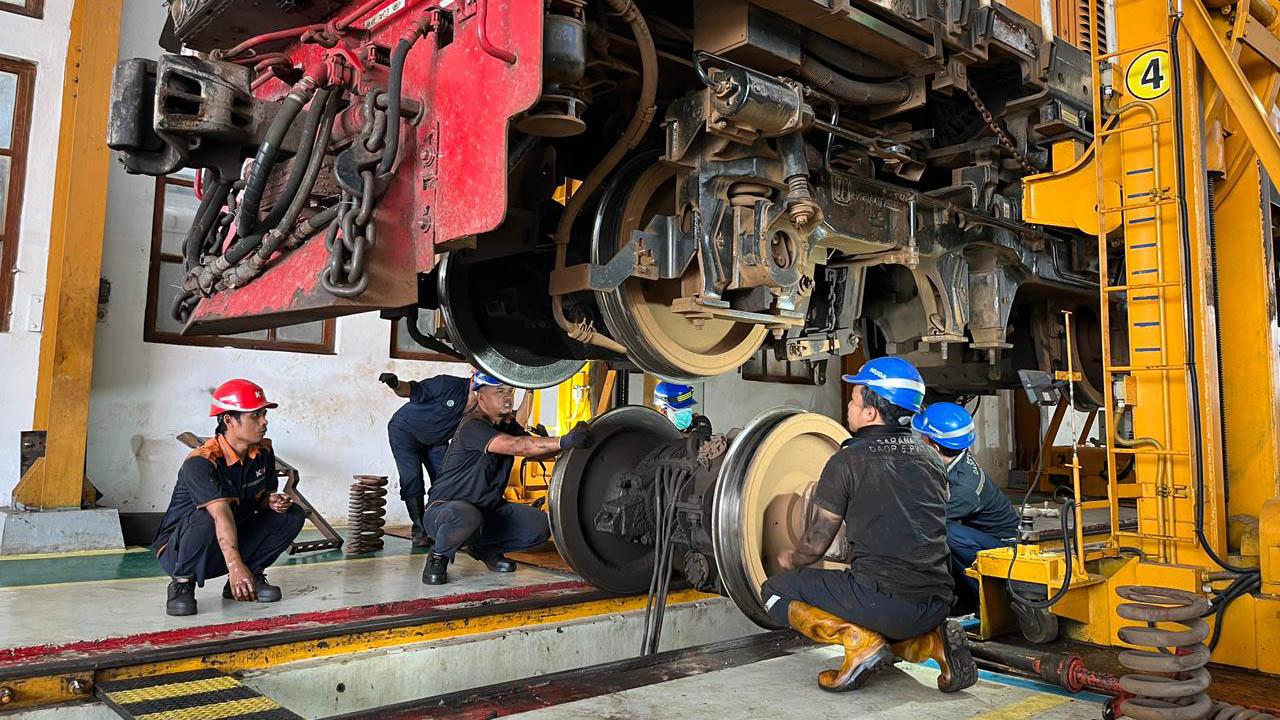 20251031-perawatan-kereta-depo-purwokerto.jpg