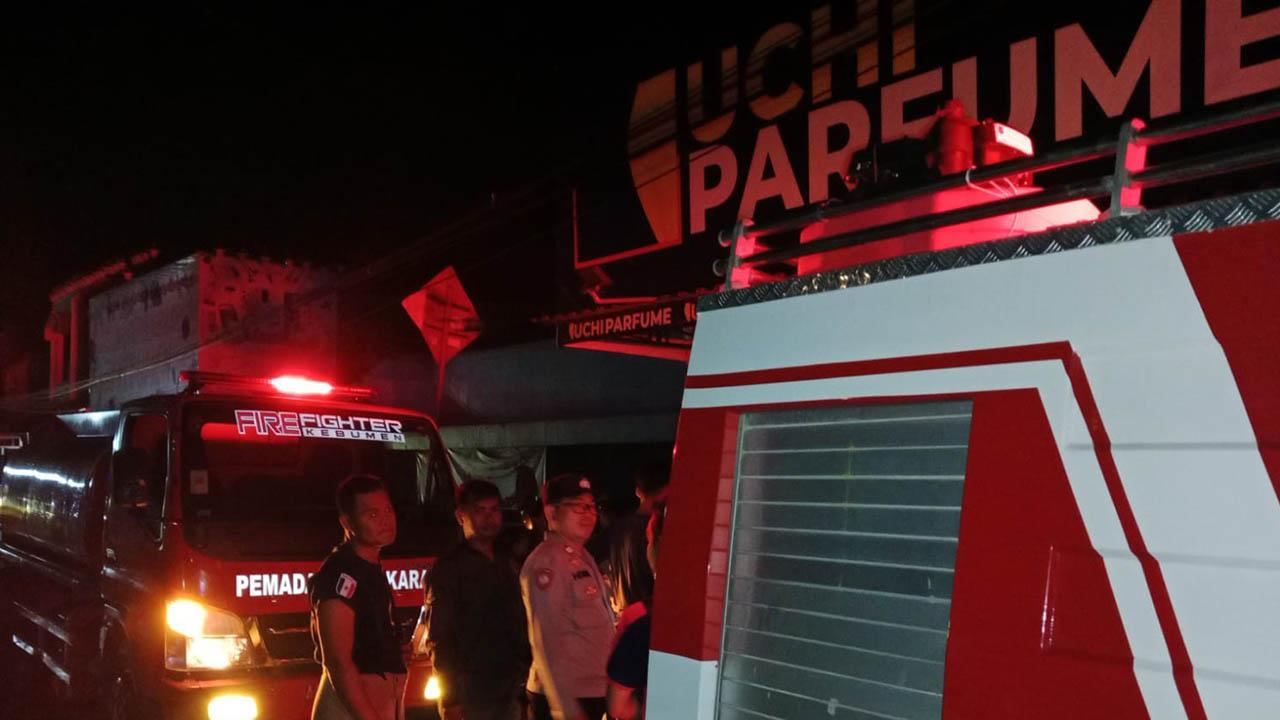 20251101-Kebakaran-toko-parfum-Prembun.jpg