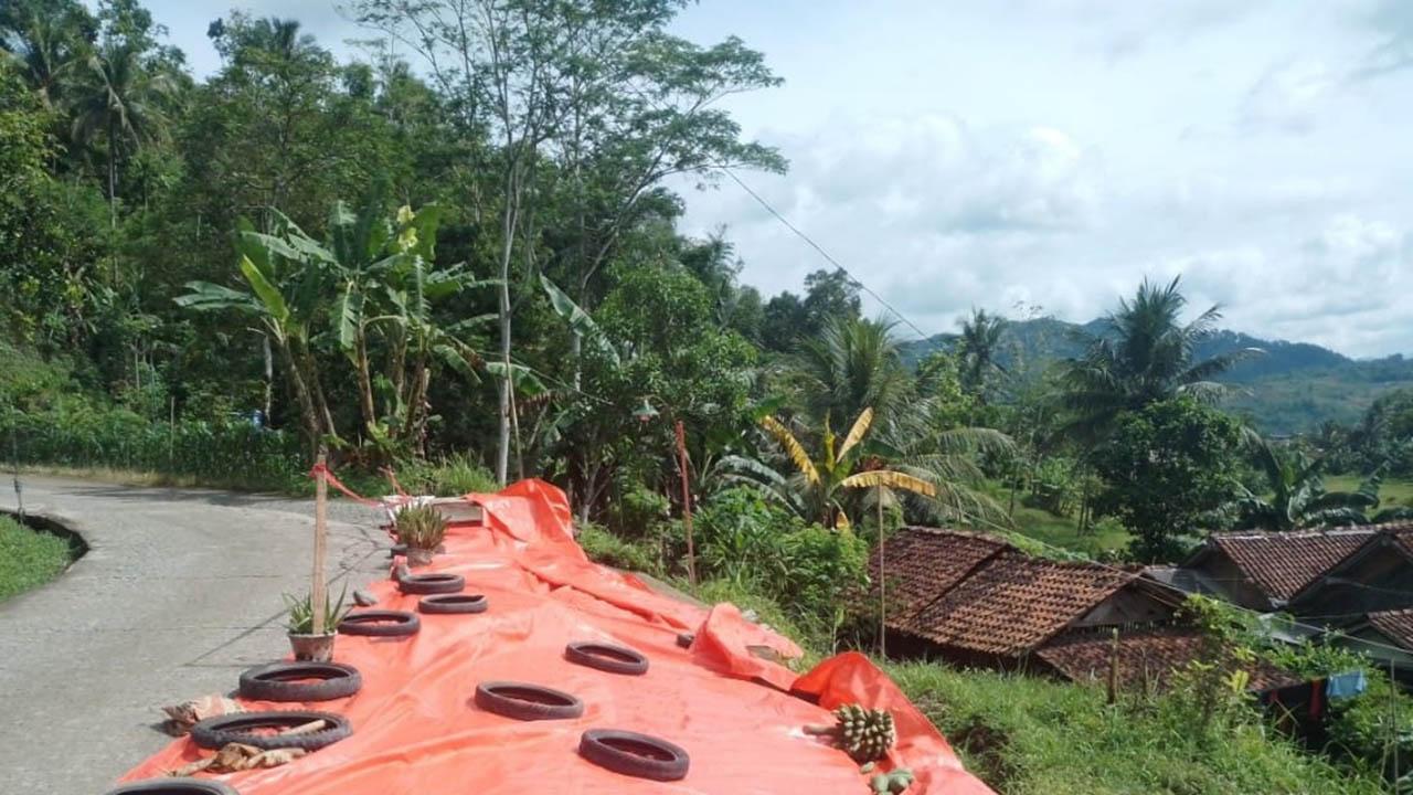 Jembatan Klantong Kebumen Runtuh, Kendaraan Berat Dilarang Melintas, Warga Terpaksa Memutar