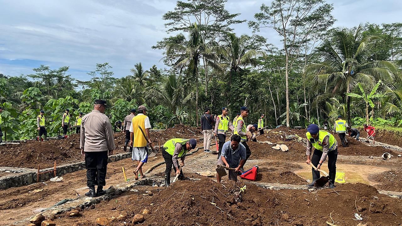 20260114-Bantuan-Brimob-di-Maribaya.jpg