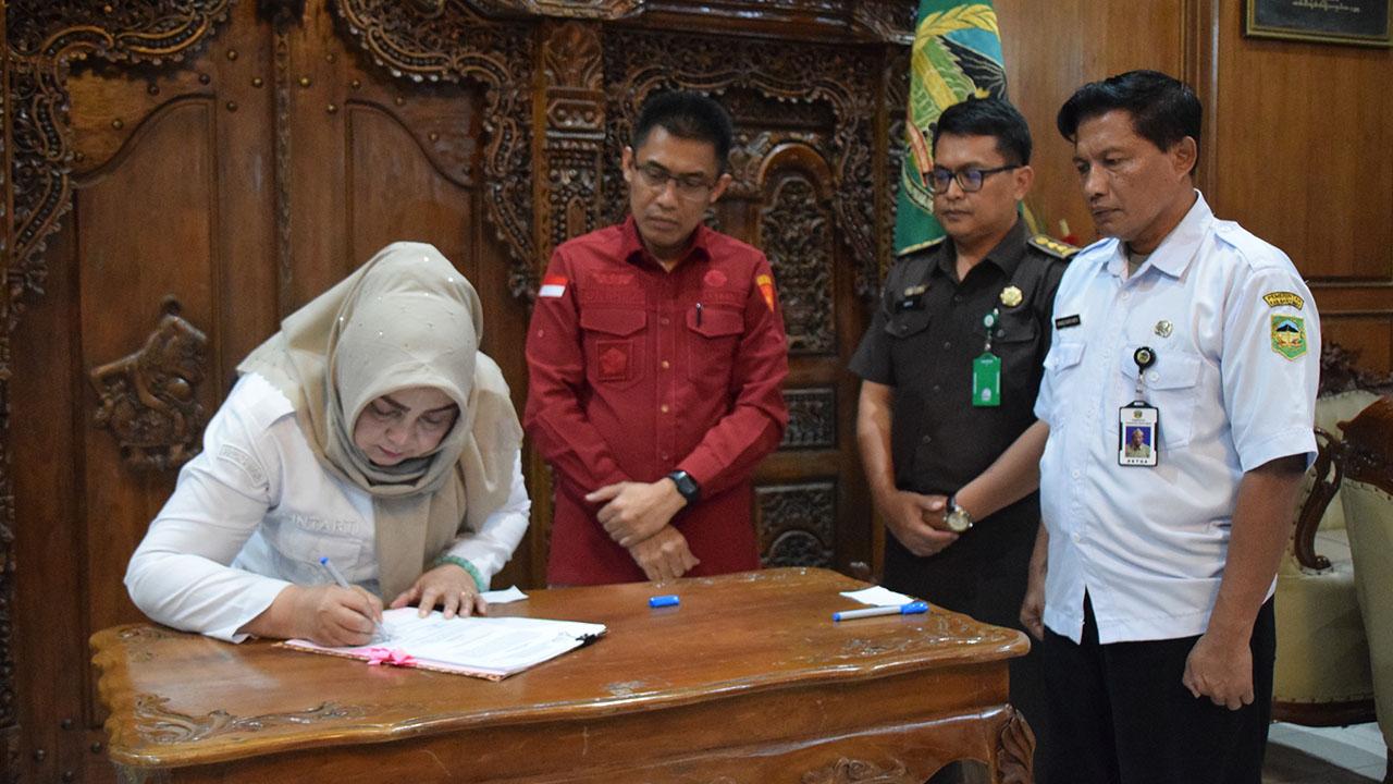 20260429-uang-korupsi-pasar-satria.jpg