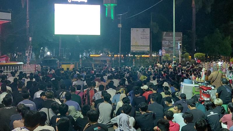 20260529-nobar-sepak-bola-di-alun-alun-jepara.jpg
