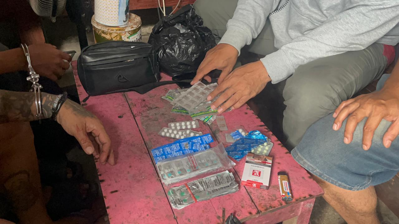 20260603-barang-bukti-obat-daftar-g-yang-akan-diedarkan-di-banyumas.jpg