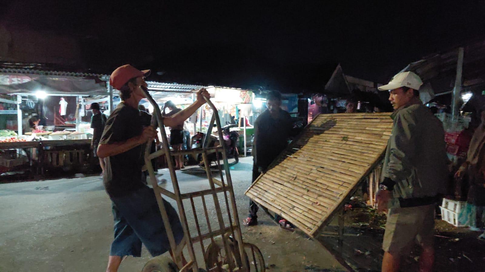 22032026-relokasi-pedagang-jalan-vihara-ke-pasar-wage-purwokerto.jpg