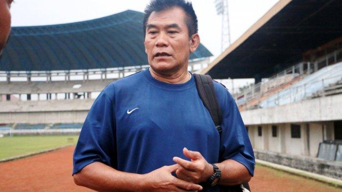 23102025-mantan-pelatih-psis-subangkit.jpg