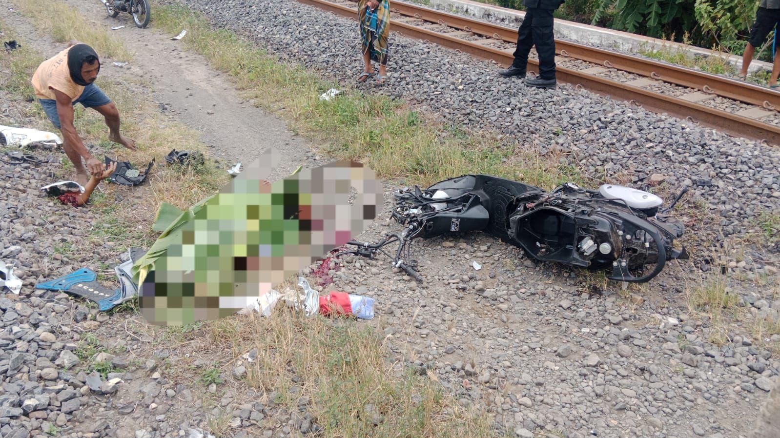 24102025-pengendara-honda-scoopy-tewas-tertabrak-kereta-di-bulakamba-brebes.jpg
