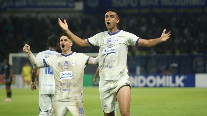 25012026-pemain-psis-otavio-dutra-selebrasi-gol-gawang-persela.jpg