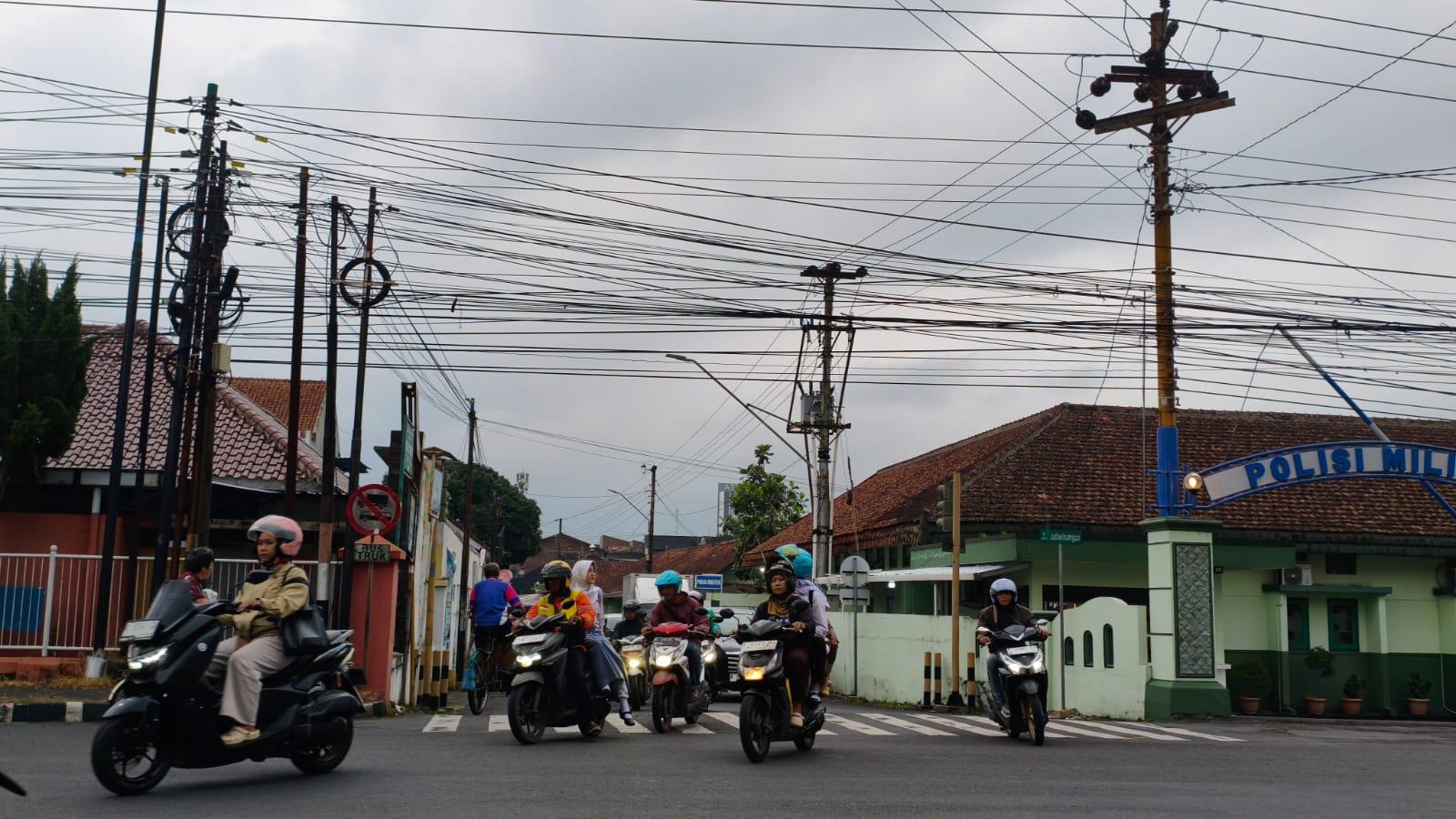 27012026-kabel-semrawut-purwokerto.jpg