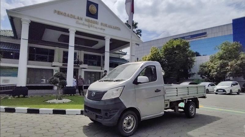 Penampakan Mobil Esemka Tiba-tiba Muncul di Halaman PN Solo, Pembeli Mengaku Mobil Tetap Gaib