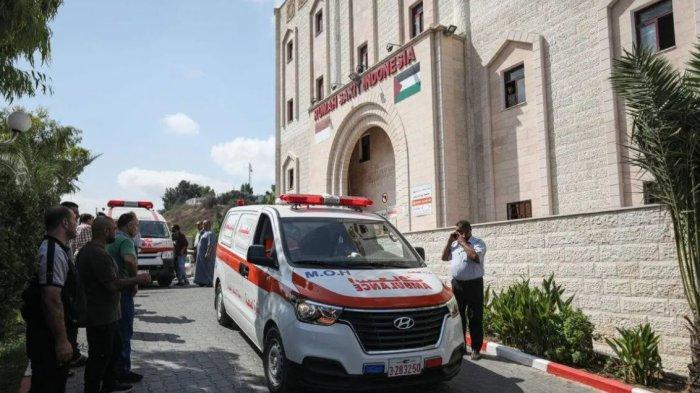 Ambulans-membawa-pasien-ke-Rumah-Sakit-Indonesia-di-Gaza-Utara-Palestina.jpg