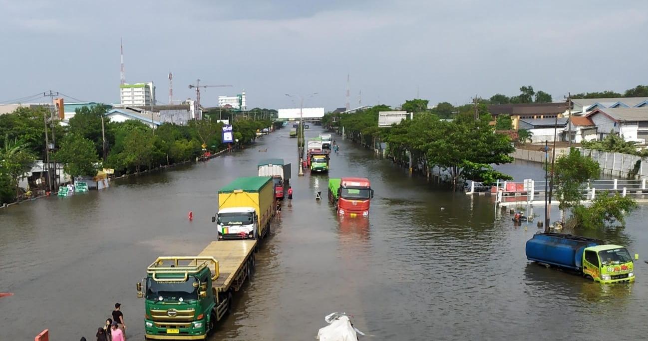 Banjir-di-kaligawe.jpg