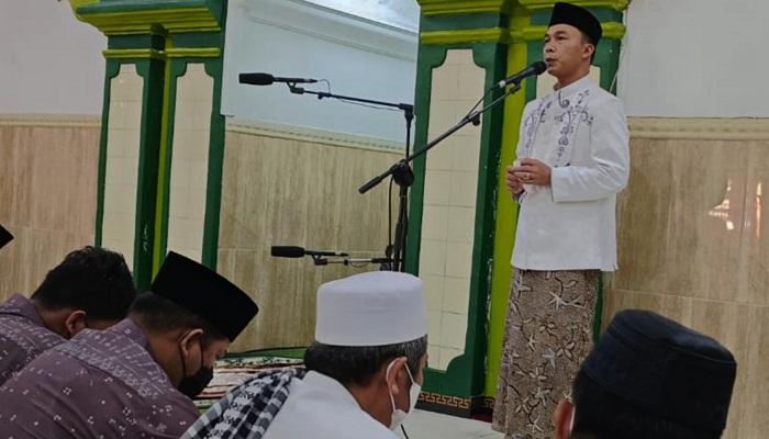 Bupati-Batang-Wihaji-salat-Idulfitri-di-Masjid-Agung-Darul-Muttaqin-Batang-Senin-252022.jpg