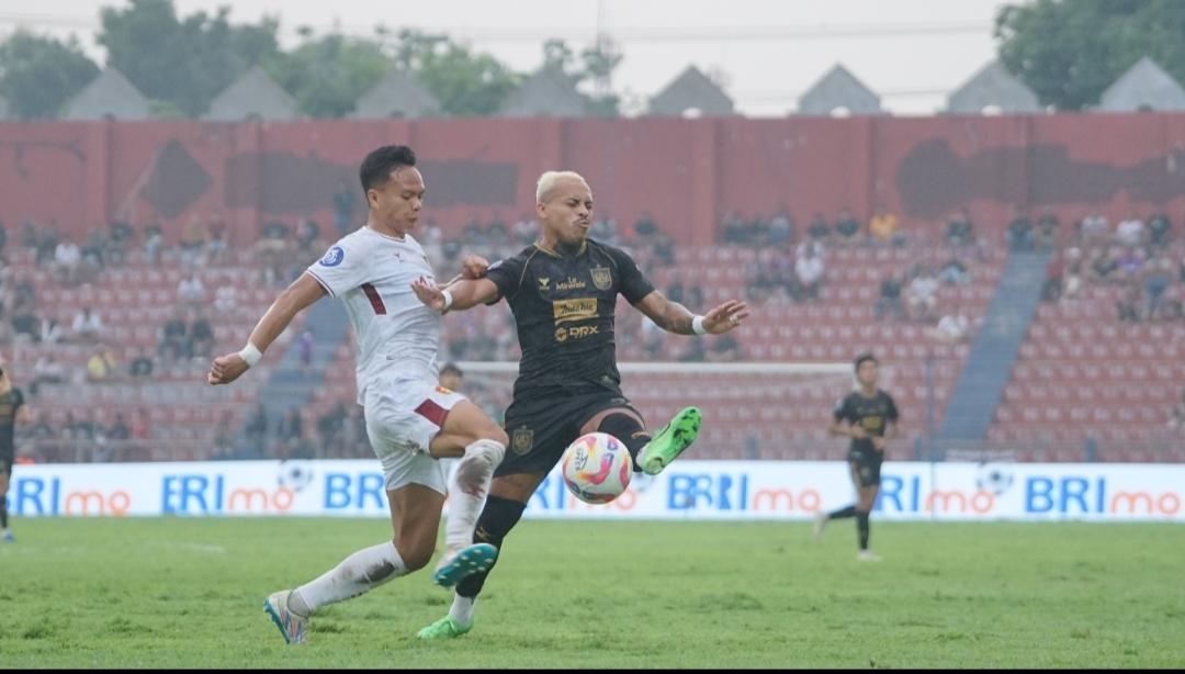Duel-pemain-PSIS-vs-Kediri.jpg