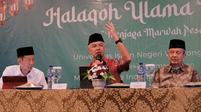 Ganjar-menghadiri-Halaqoh-Ulama-Nasional-dengan-tema-Menjaga-Marwah-Pesantren_1.jpg