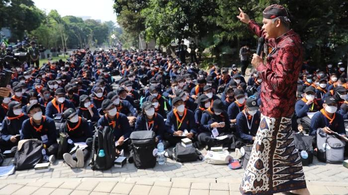 Gubernur Ganjar Ungkap Mimpi Visi Indonesia 2045 di Depan Mahasiswa Baru UGM