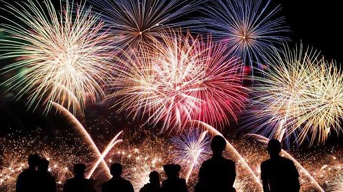 Ilustrasi-pesta-kembang-api.jpg
