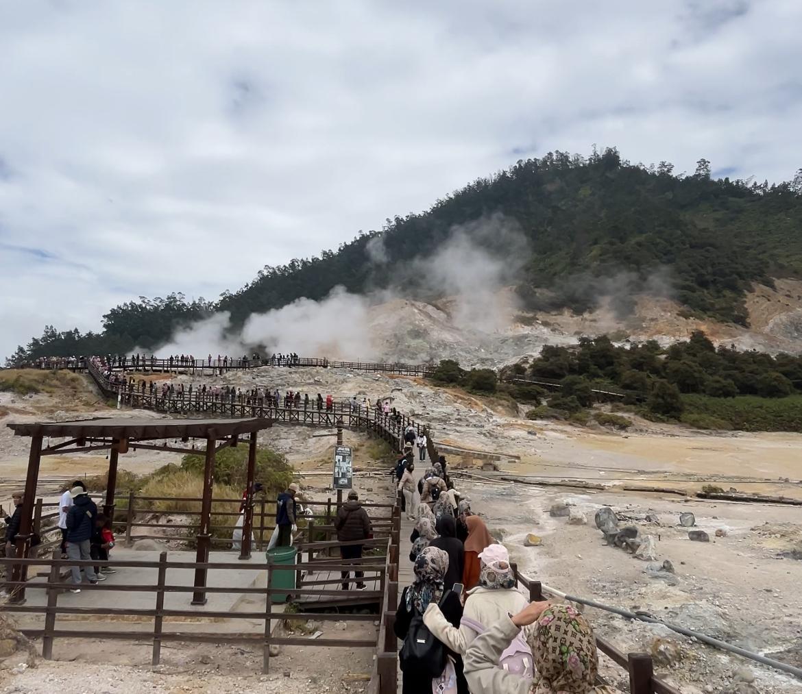 Kawah Sileri di Dieng Meletus Semburkan Lumpur Setinggi 50 Meter, Ini Radius Aman untuk Wisatawan
