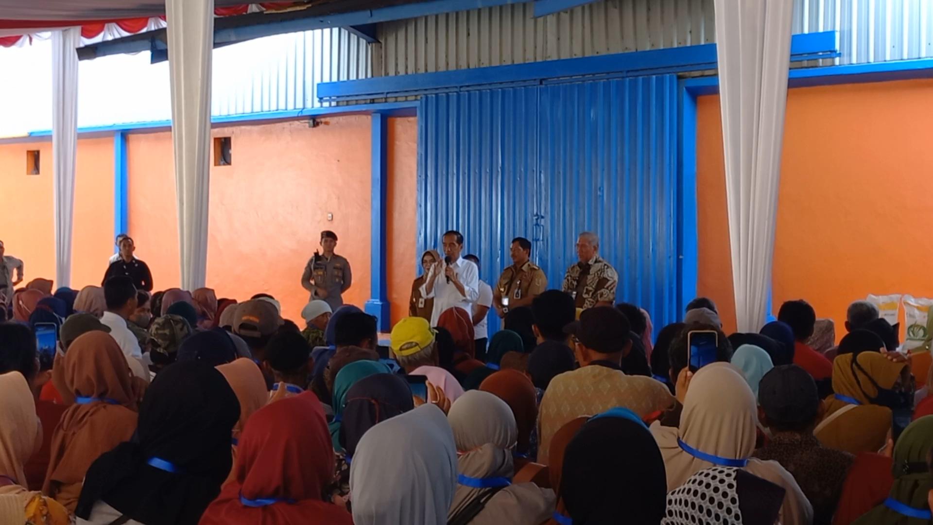 Di Hadapan Rakyat Sukoharjo, Jokowi Janji Pemerintah Gelontor Bantuan Beras Sampai Juni 2024