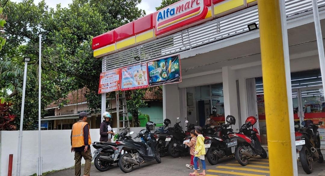 Jukir-alfamart-banyumas.jpg