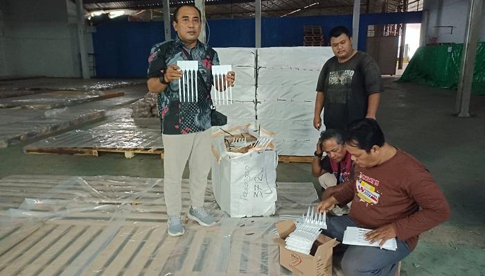 Kasubag-Keuangan-Umum-dan-Logistik-KPU-Kabupaten-Pekalongan-Suandi-Minggu-26112023.jpg