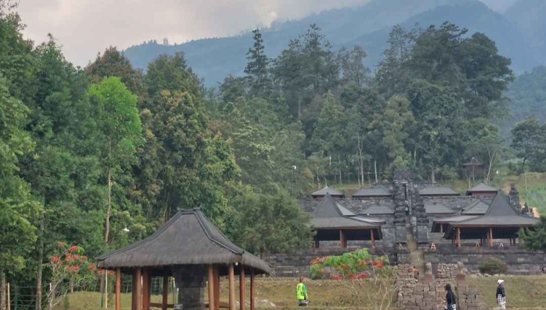 Kebakaran di Pos 4 dan Pos 5 Gunung Lawu, Warung Mbok Yem Aman Tapi Sekitarnya Hangus