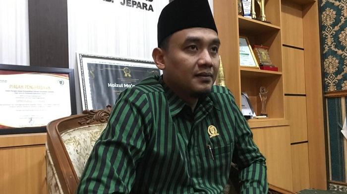 Ketua-DPRD-Kabupaten-Jepara-H-Haizul-Maarif-saat-ditemui-di-Kantor-DPRD-Jepara-Minggu-332024.jpg