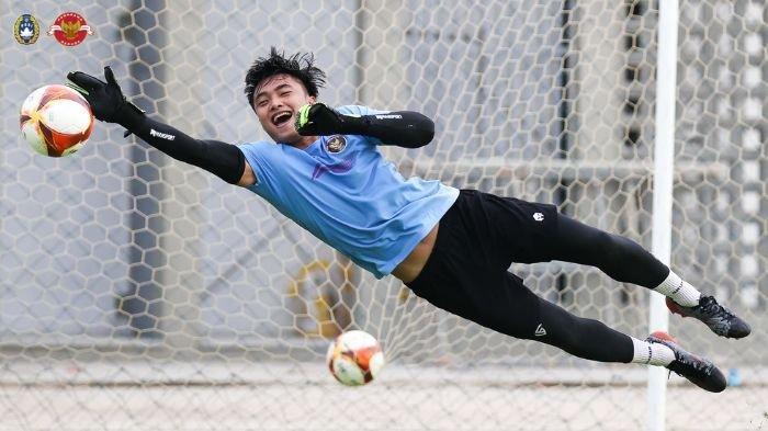 Kiper-Persebaya-Surabaya-sekaligus-kiper-Timnas-Indonesia-Ernando-Ari.jpg