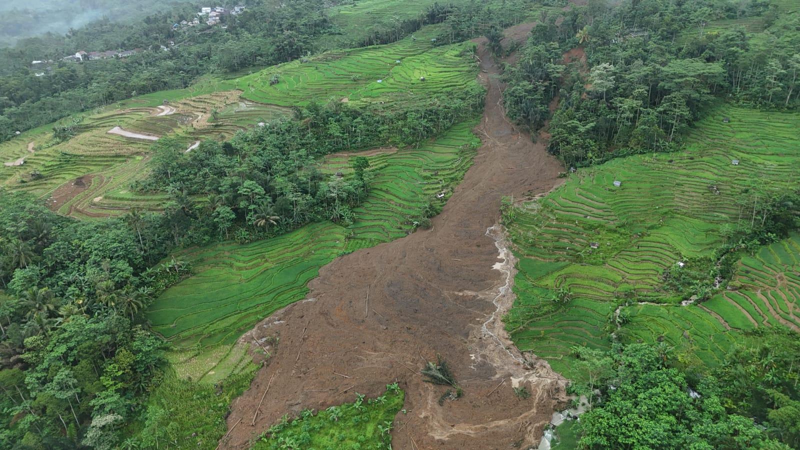 Longsor-situkung-dari-drone.jpg