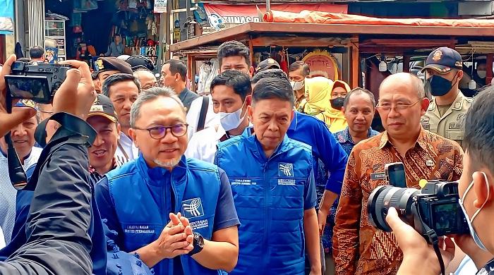 Blusukan ke Pasar Kertek Wonosobo, Mendag Zulhas Janjikan Harga Kedelai Turun Awal Tahun 2023