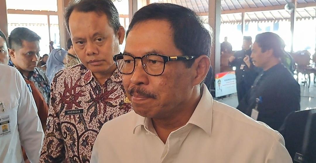 Nana-sudjana-di-purwokerto.jpg