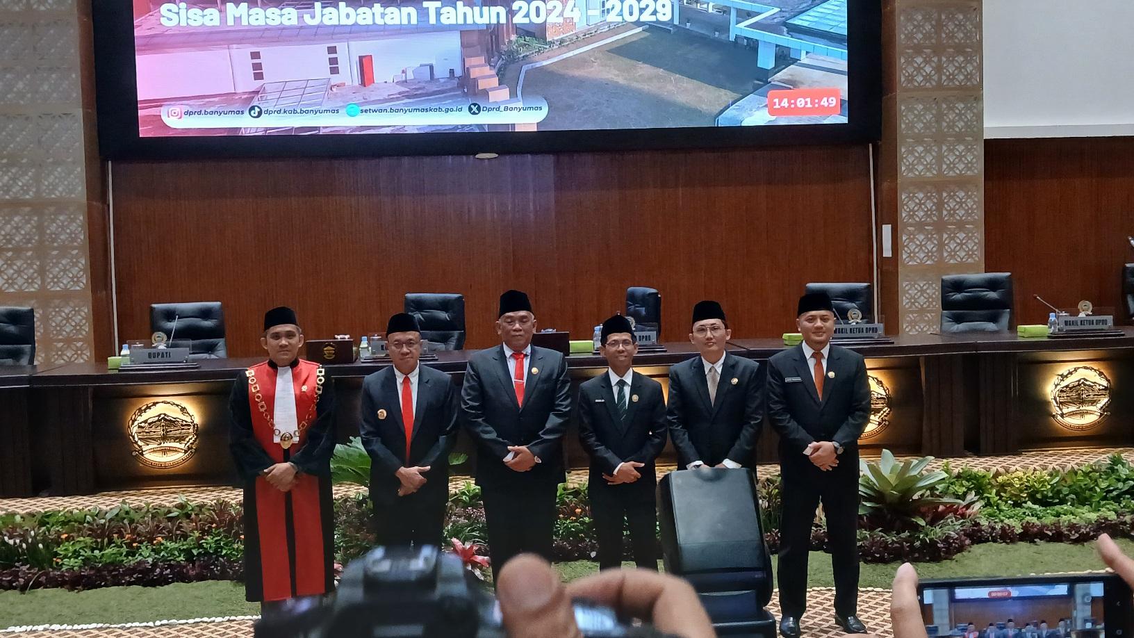 Pelantikan-dprd-banyumas-agus-priyanggodo.jpg