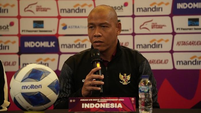 Pelatih-Timnas-Indonesia-U-16-Nova-Arianto-Kamis-2062024.jpg