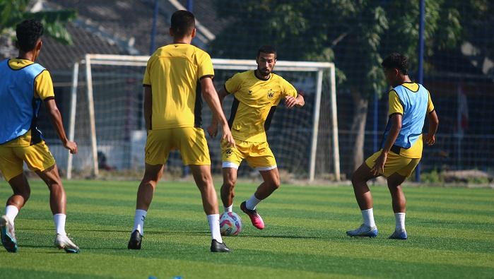 Tak Sabar Diturunkan di Liga, Pemain Asing PSIS Taufee Skandari Targetkan Sumbang 10 Gol