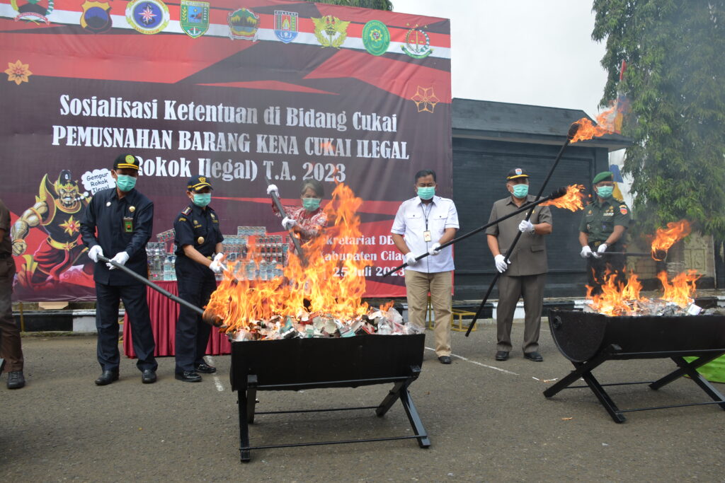 Pemusnahan-barang-ilegal-Cilacap.jpg