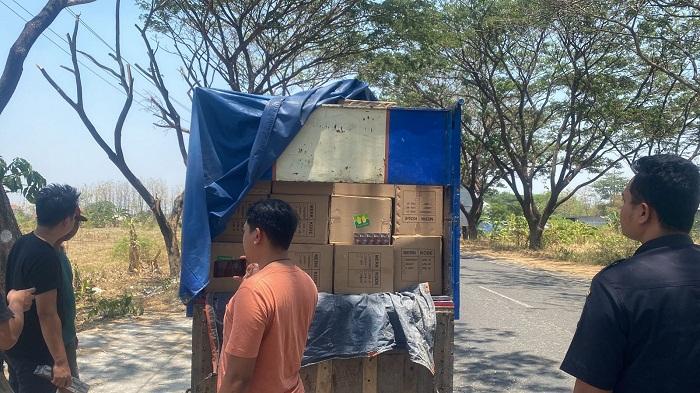 Petugas-Bea-Cukai-Kudus-mengamankan-rokok-ilegal-dalam-operasi-di-Kudus-Selasa-3102023.jpg