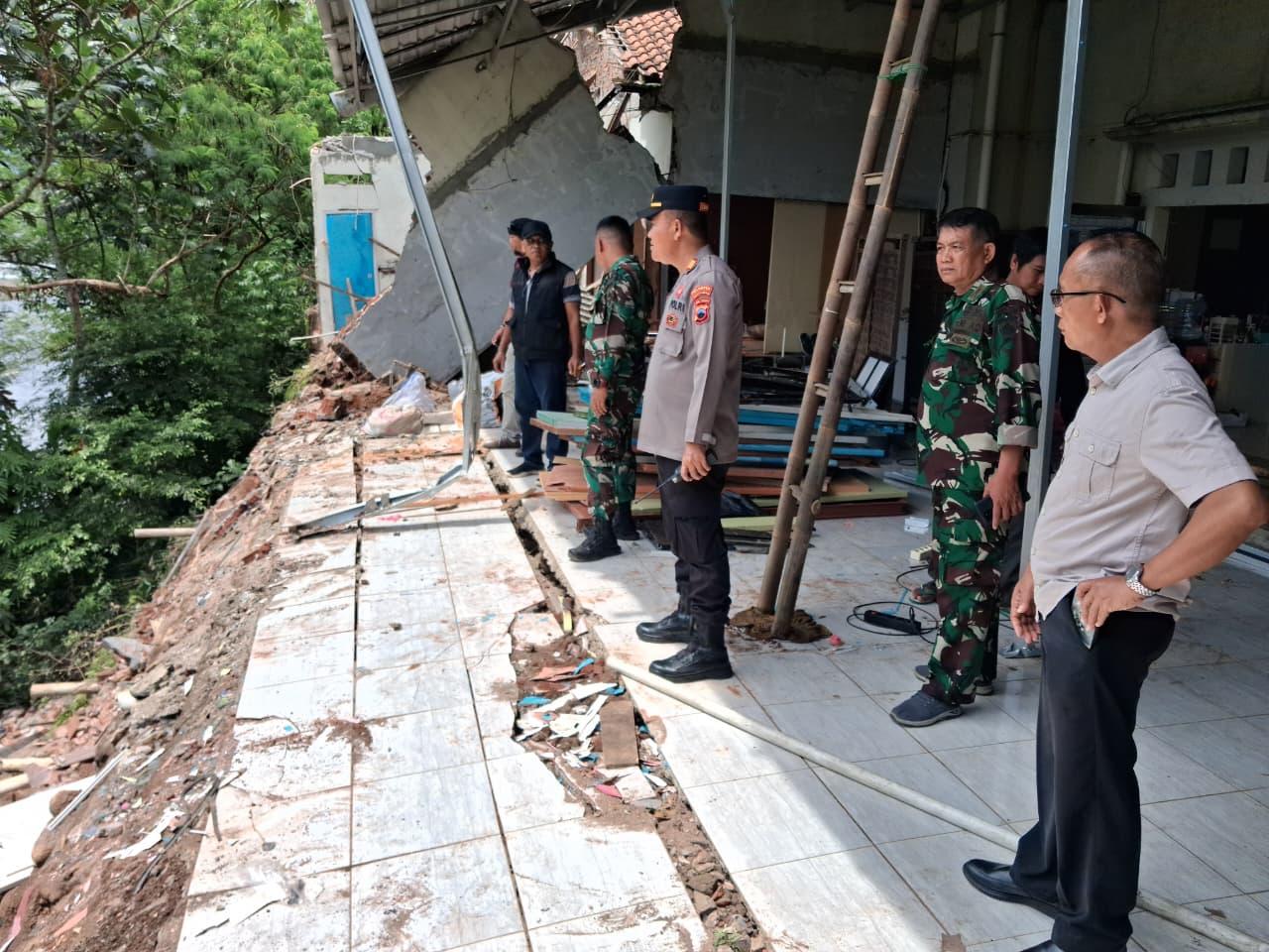 Sehari Banyumas Dilanda 23 Kejadian Bencana, Didominasi Tanah Longsor