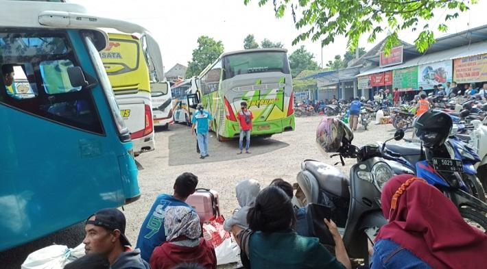 Ratusan Pemudik di Terminal Ngawen Blora Telantar, Armada Bus Arus Balik Kurang
