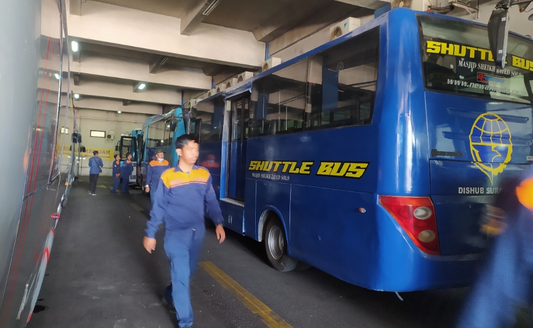 Shuttle Bus ke Masjid Raya Sheikh Zayed Mulai Beroperasi, Cukup Bayar Rp 4 Ribu