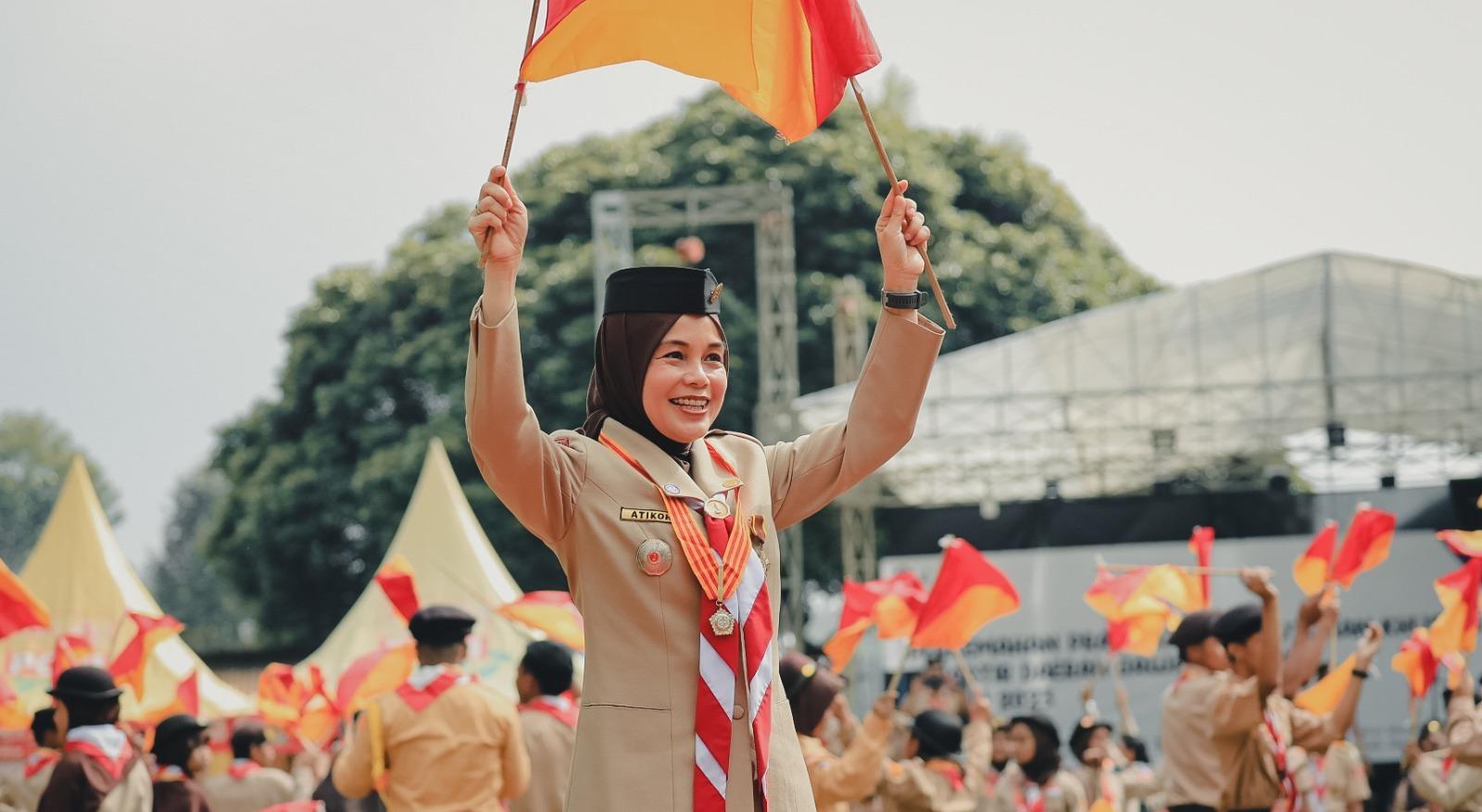 Kak Atikoh Ganjar Pakai Bahasa Isyarat Buka Kemah Pramuka Anak Berkebutuhan Khusus 2023 di Tegal