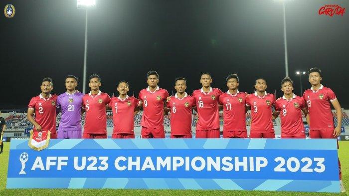 Skuad-Timnas-Indonesia-U-23-berfoto-sebelum-pertandingan-Piala-AFF-U-23-Thailand.jpg