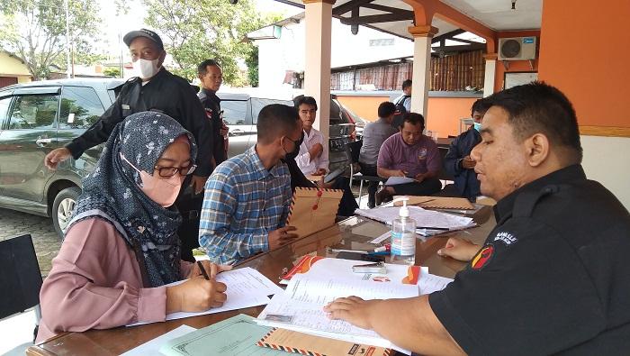 Suasana-pendaftaran-Panwascam-di-Bawaslu-Kabupaten-Cilacap-Selasa-2792022.jpg
