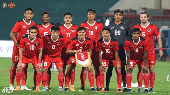 Timnas-U-23-Indonesia-foto-bersama-sebelum-laga-melawan-Myanmar-Minggu-1552022.jpg