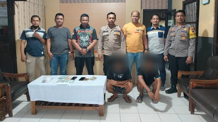 anggota-polresta-banyumas-amankan-dua-pemuda-pemilik-obat-keras-tanpa-resep.jpg