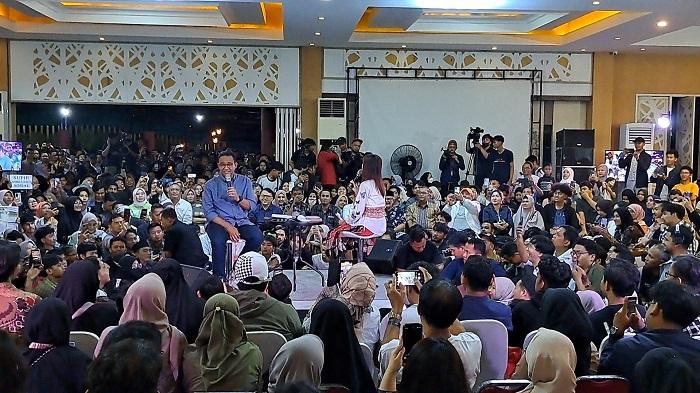 anies-baswedan-di-acara-desak-anis-di-purwokerto-banyumas-rabu-2412024.jpg