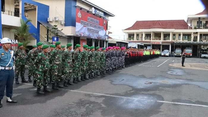 apel-konsolidasi-menandai-berakhirnya-operasi-ketupat-candi-2024-di-halaman-mapolresta-cilacap.jpg