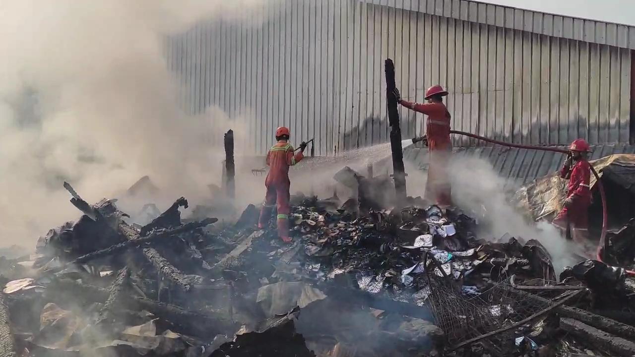 80 Los Pedagang Ludes. Kebakaran Pasar Induk Cepu Blora Sudah Padam, Api Diduga dari Korsleting