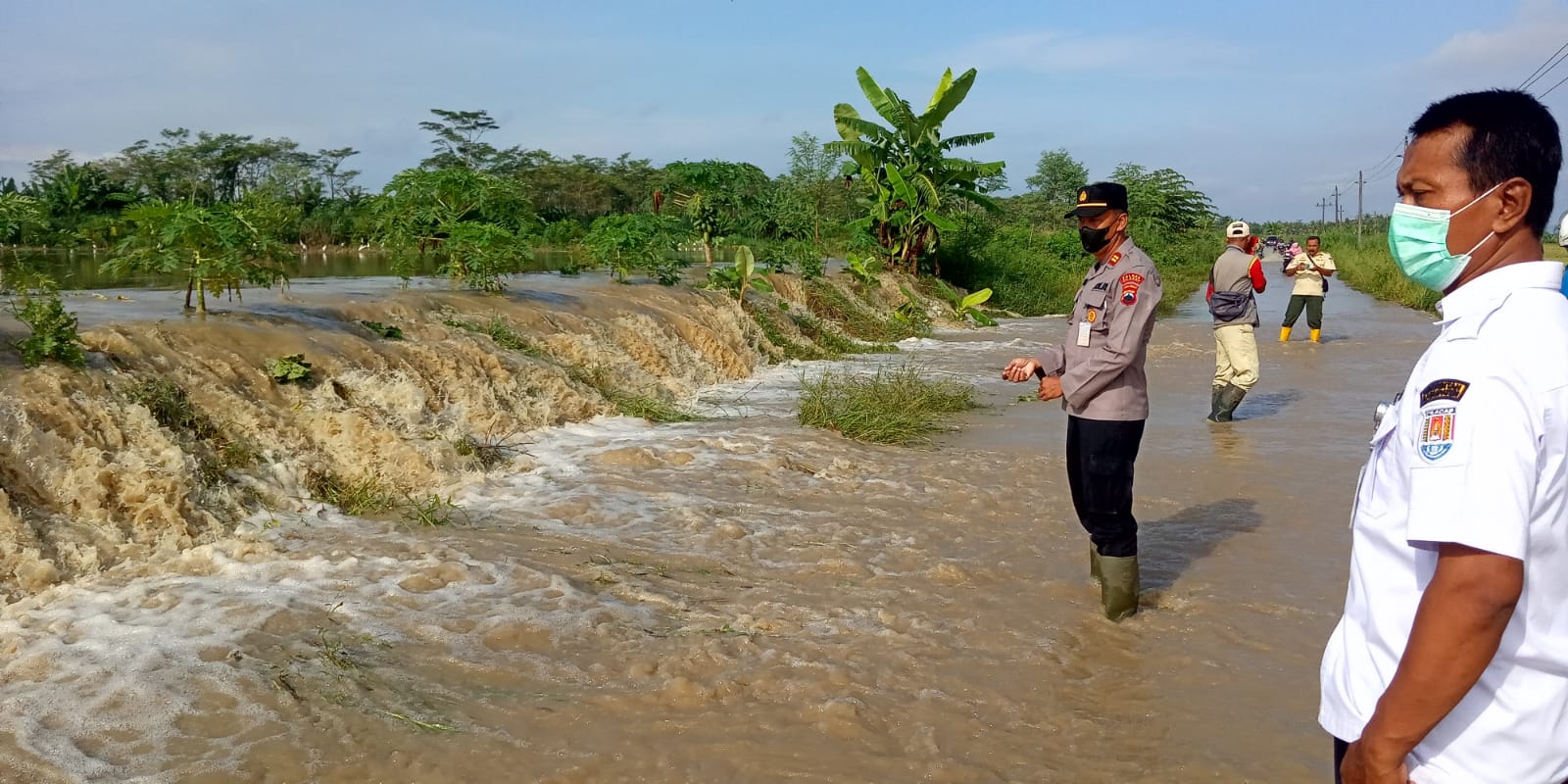 banjir-bantarsari-sungai-cimeneng-cilacap.jpg